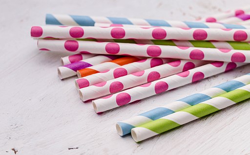 Bright colorful paper straws (35337269544)
