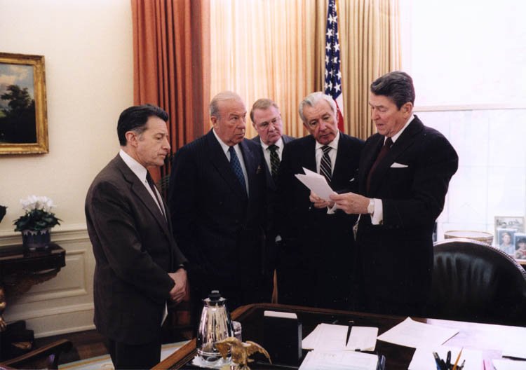Reagan meets with aides on Iran-Contra
