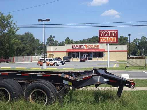 Family Dollar Store with freestanding sign, Lenox