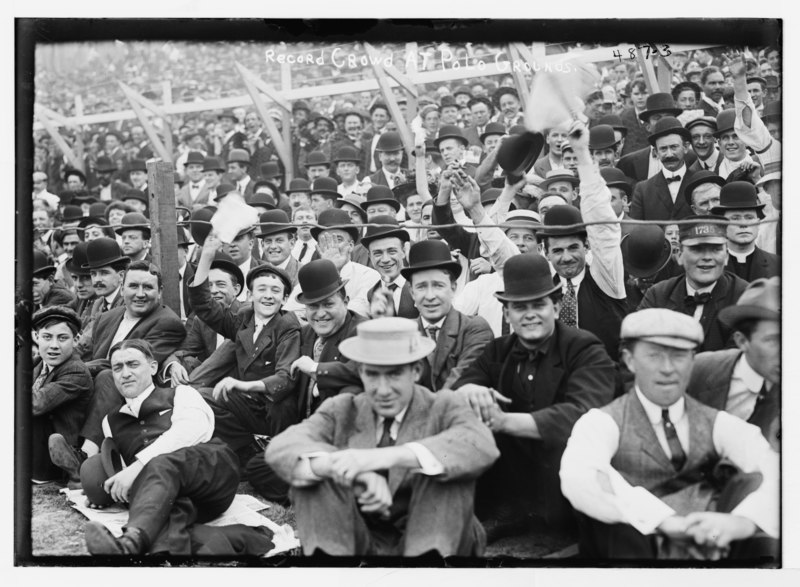 Crowd in Polo Grounds grandstand; Cubs at Giants - final game (baseball) LCCN2014682317